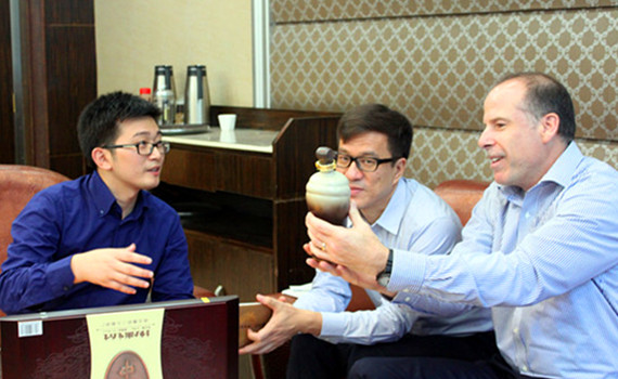 ��������ϯ��Ӫ��Ϊ��¡�оƵ���