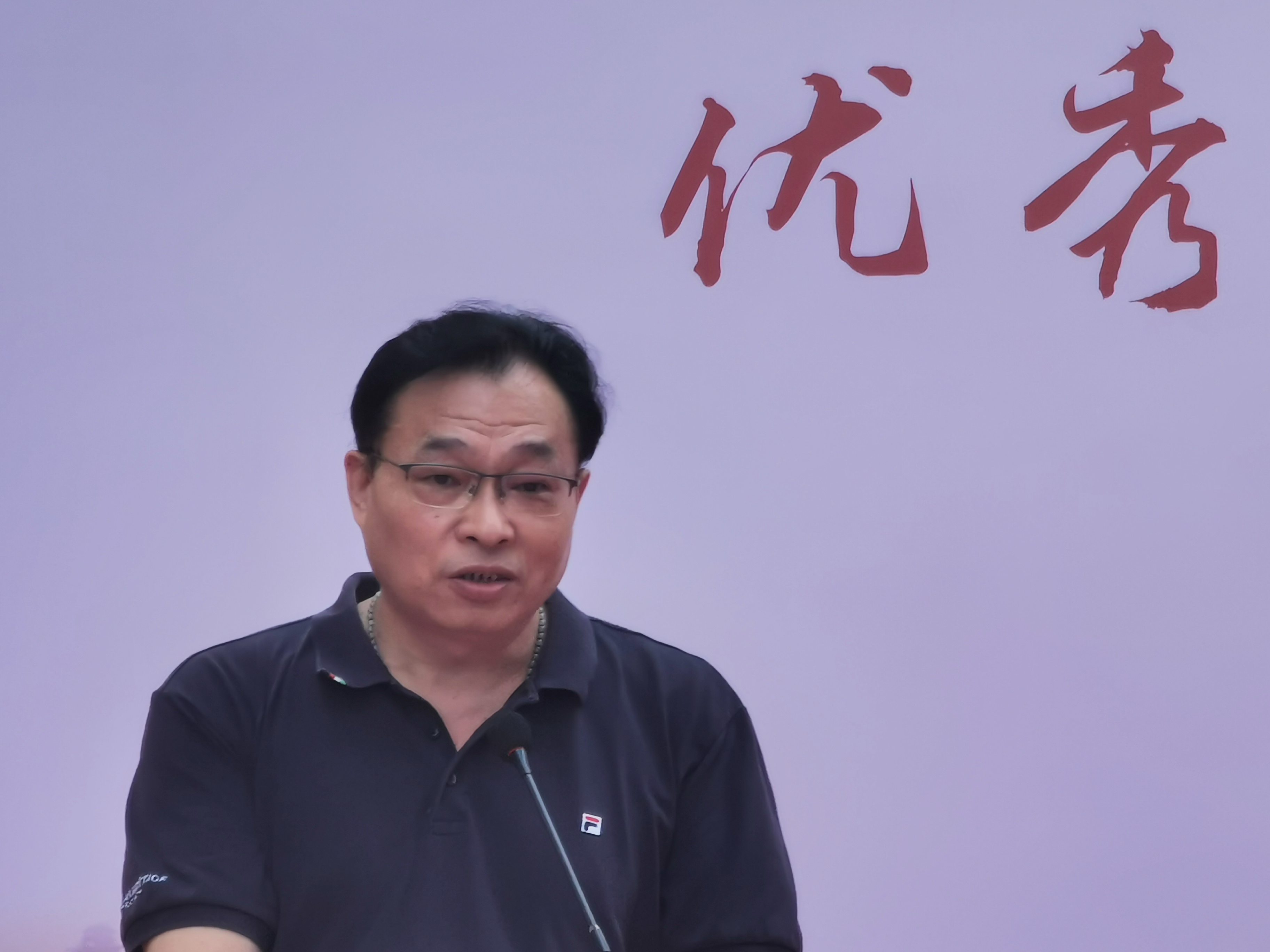 �±��飺Ϊ��ҵ�ķ�չ׳���Լ���һ������