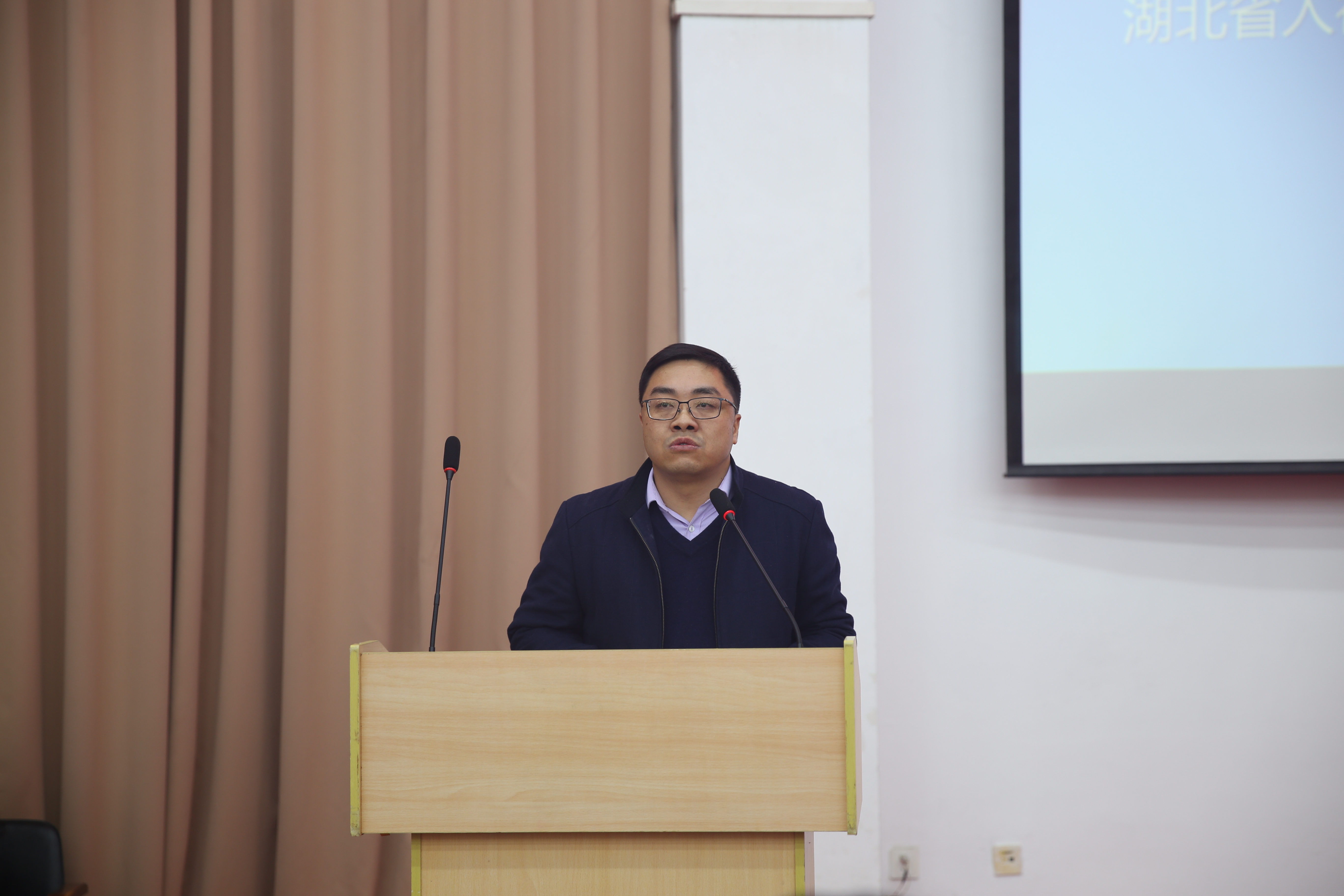 ʡ������ְ��������������ƽ����