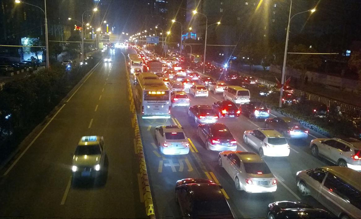 【2020・指尖城市】武汉市精致交通 专业治理“城市病”