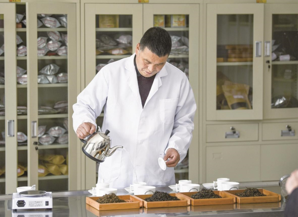 网茶师老总_老总办公室茶桌摆放图
