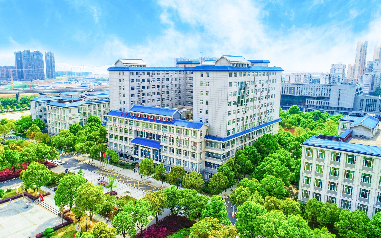 长江工程职业技术学院：以水润德 推动长江生态绿色发展