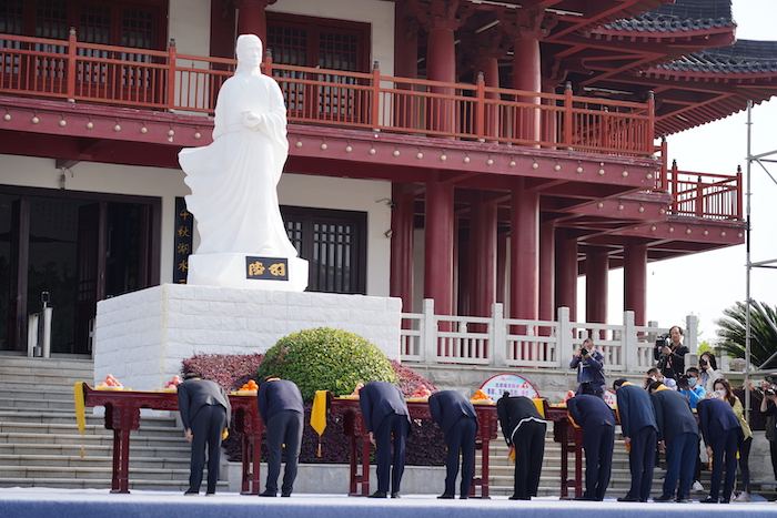 ���ʥ����