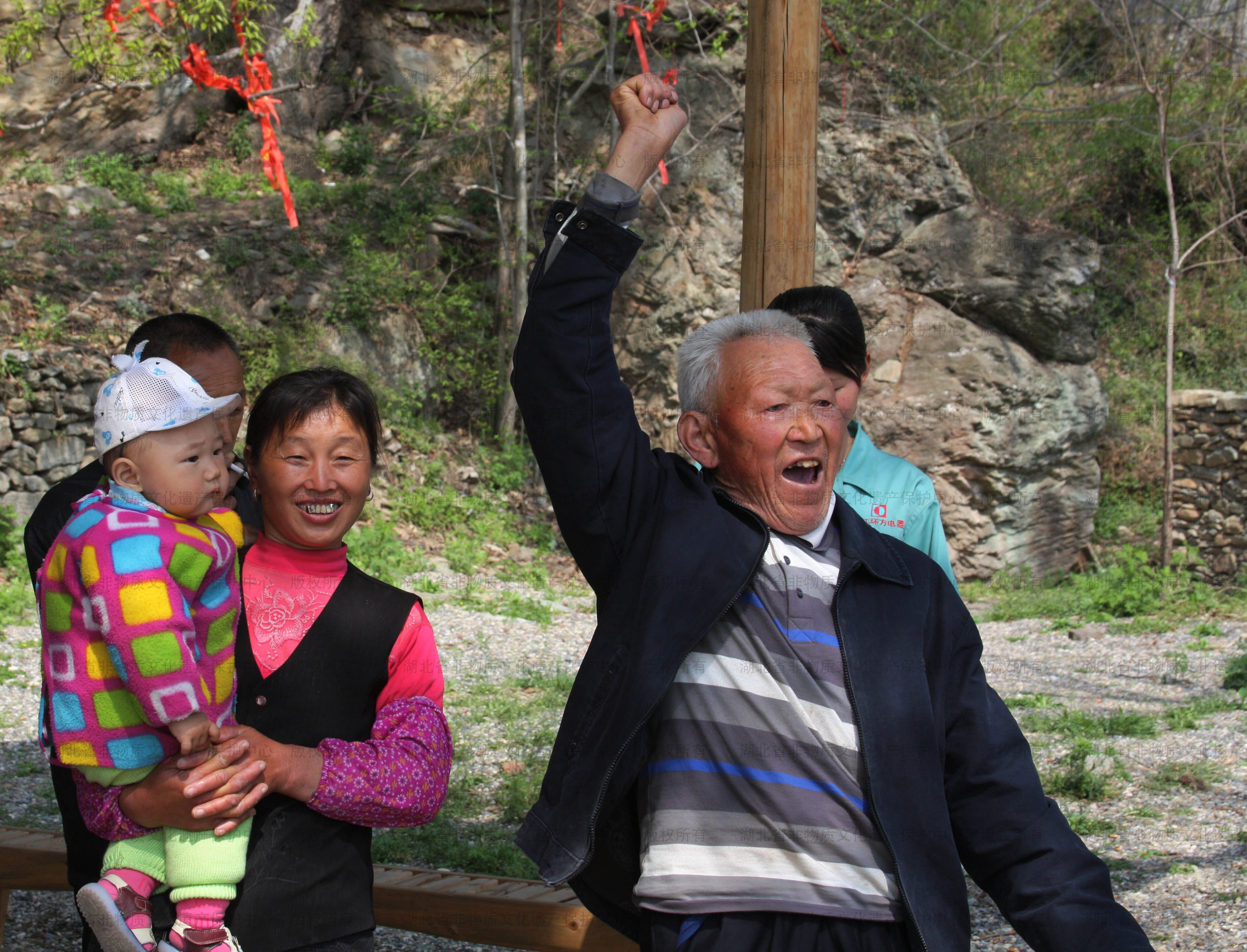 湖北青峰人口_湖北房县青峰新闻(2)