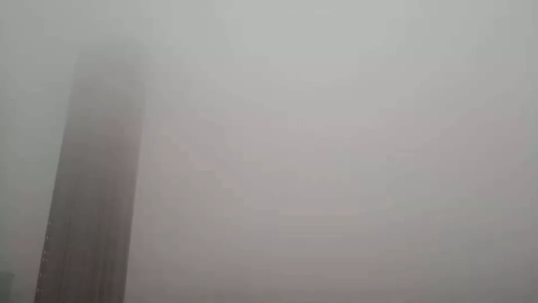 武汉近两天出门基本“看不清”，到底是雾是霾？权威说法来了
