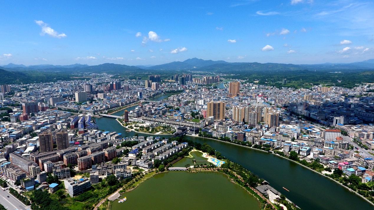 一河碧水育隽城——践行"两山"理论打造山水的通城纪实