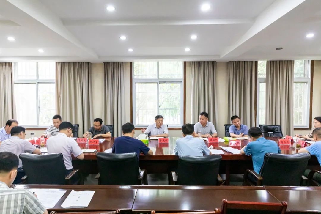 市长胡明刚,市委常委,副市长黄国威,市委常委,副市长黄炜,副市长董庭
