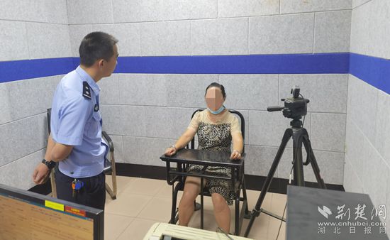 近日,黄冈市团风警方破获一起诈骗案,抓获一名冒充身份诈骗孤寡