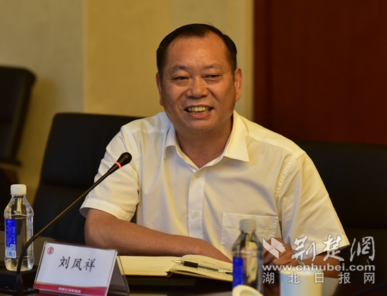 黄石宏和电子材料科技有限公司副理孙小虎发言.