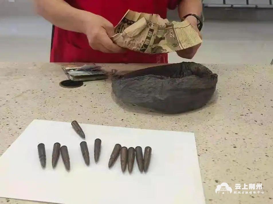 拘役或者管制;情节严重,处三年以上七年以下有期徒刑枪支子弹火药等系