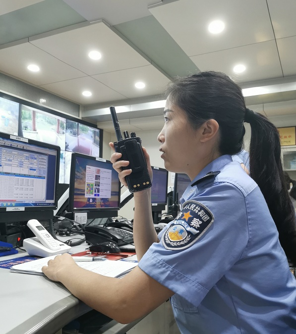【国庆我在岗】假期前3天 荆州城区110接警超100个