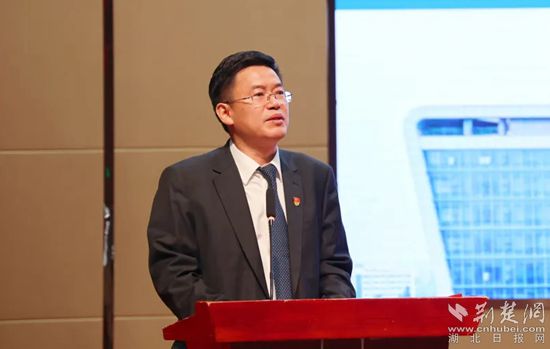 院党委书记熊双林出席活动并讲话,党委副书记,院长曾勇主持,在家领导