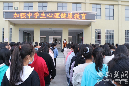 红安三中打造平安校园拧紧三关护航校园安全