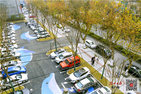 江豚"游"进了这个免费停车场!