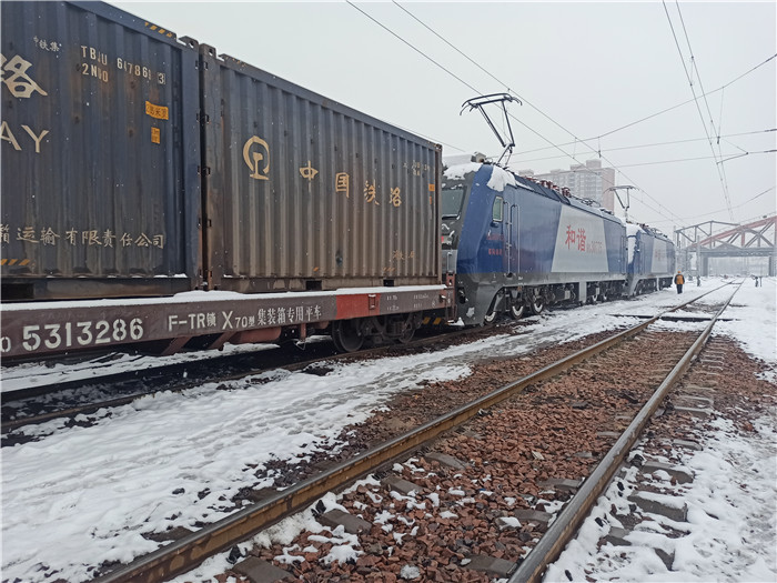 郑州北车辆段严控保中欧班列郑州平安