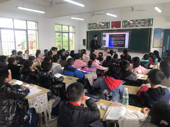 浩口镇开展全民国家安全教育日宣传进校园活动