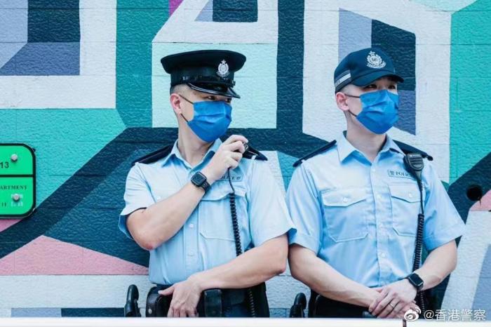 图片来源:香港警察微博警方指,警队制服一直与时并进,并设有恒常机制