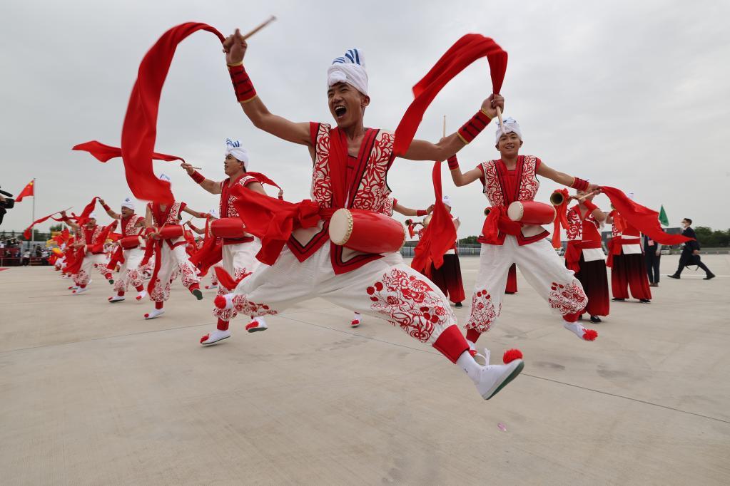 中国中亚峰会腰鼓打出个精气神