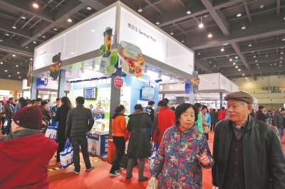 香港时尚购物展昨开幕 港企第一次集群式登陆中原