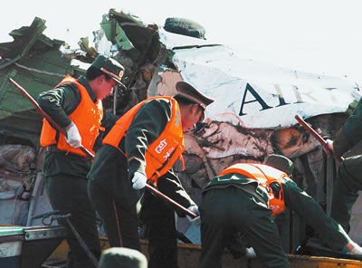 东航客机包头坠毁(图)