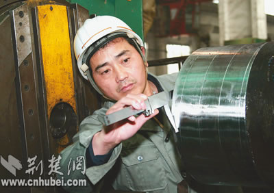 图文劳动模范张洪智