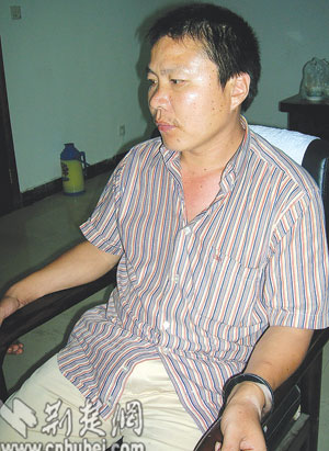 抢工程生隙当街枪击对手东西湖85涉枪命案告破