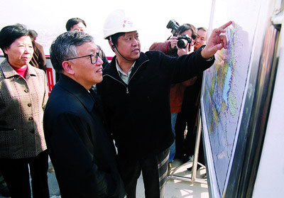 中央纪委副书记刘锡荣十堰调研图