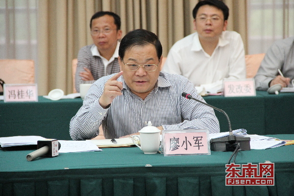 宁德市委书记网友见面会:希望网友多拍砖少打酱油