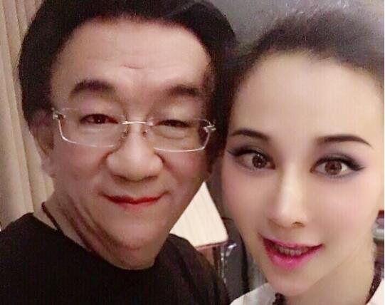 侯耀华收了个美女徒弟