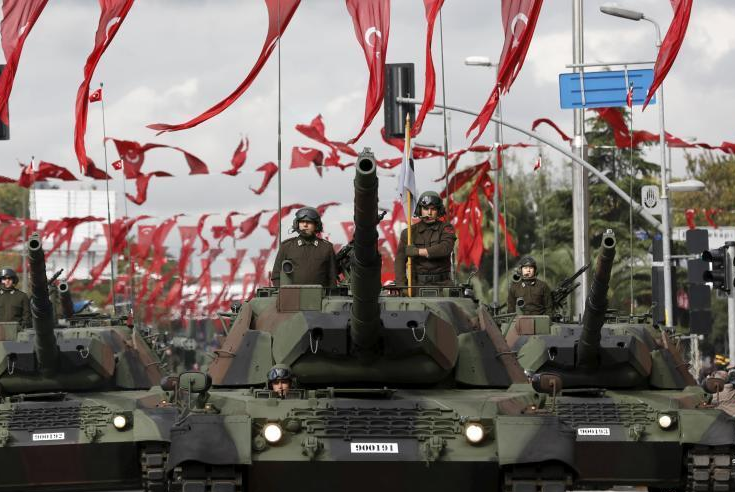 土耳其举行大阅兵