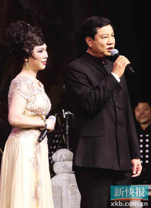 广州市长陈建华整好妆容登台唱粤曲 推动粤剧发展