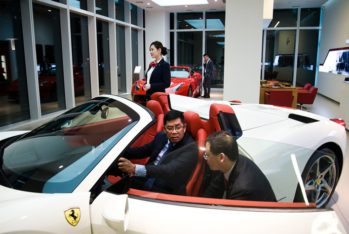 揭秘上海富人生活20多岁开车200万保时捷组图