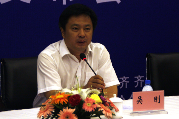 齐齐哈尔市副市长吴刚主持新闻发布会.东北网记者 岳云雪 摄